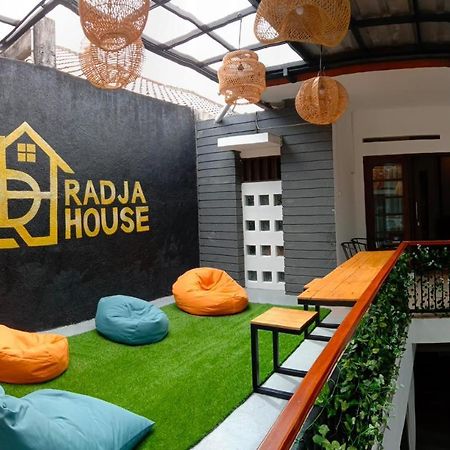 فيلا Radja House Cipaku Indah باندونج المظهر الخارجي الصورة