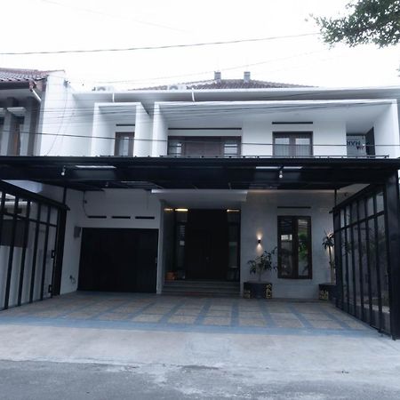 فيلا Radja House Cipaku Indah باندونج المظهر الخارجي الصورة