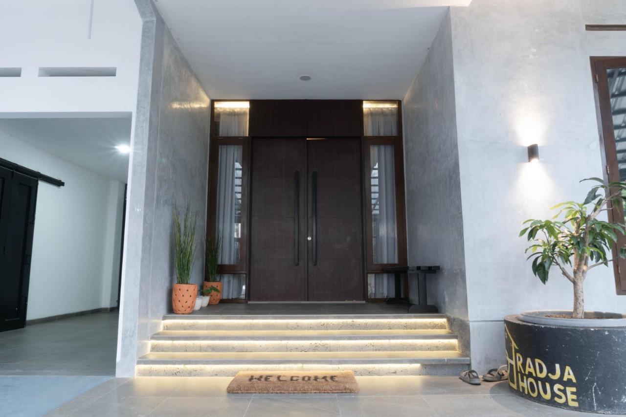 فيلا Radja House Cipaku Indah باندونج المظهر الخارجي الصورة