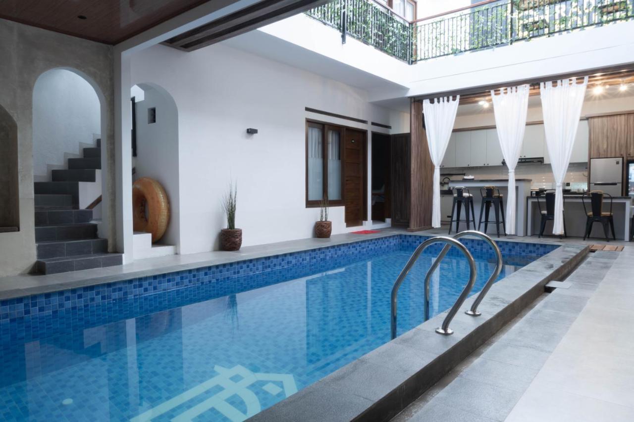 فيلا Radja House Cipaku Indah باندونج المظهر الخارجي الصورة